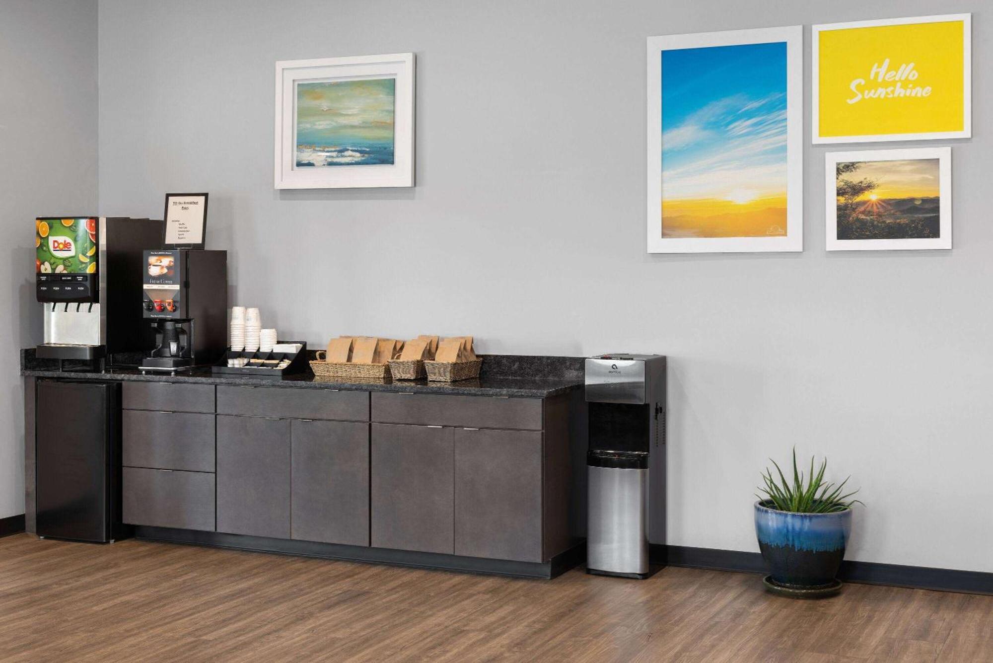 Days Inn Of Frederick By Wyndham Exteriör bild