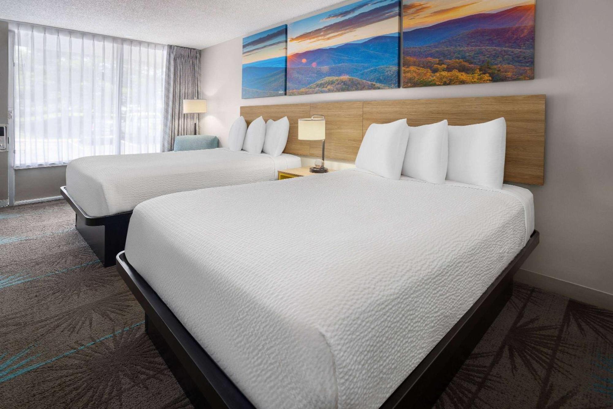 Days Inn Of Frederick By Wyndham Exteriör bild