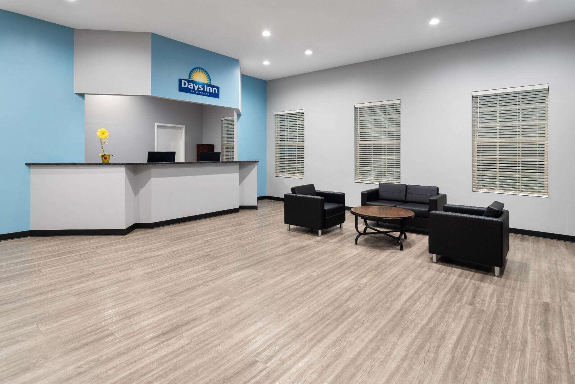 Days Inn Of Frederick By Wyndham Exteriör bild