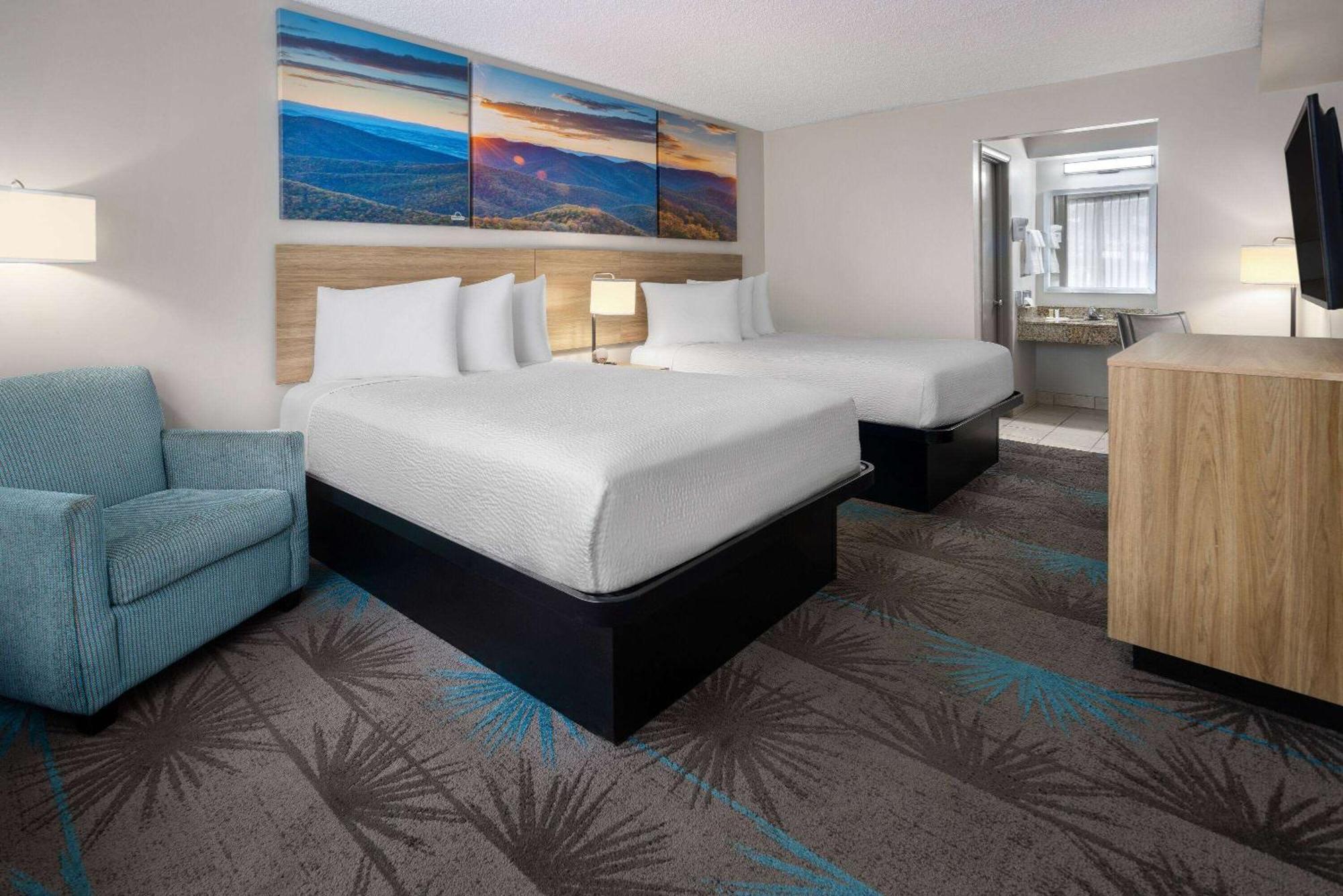 Days Inn Of Frederick By Wyndham Exteriör bild