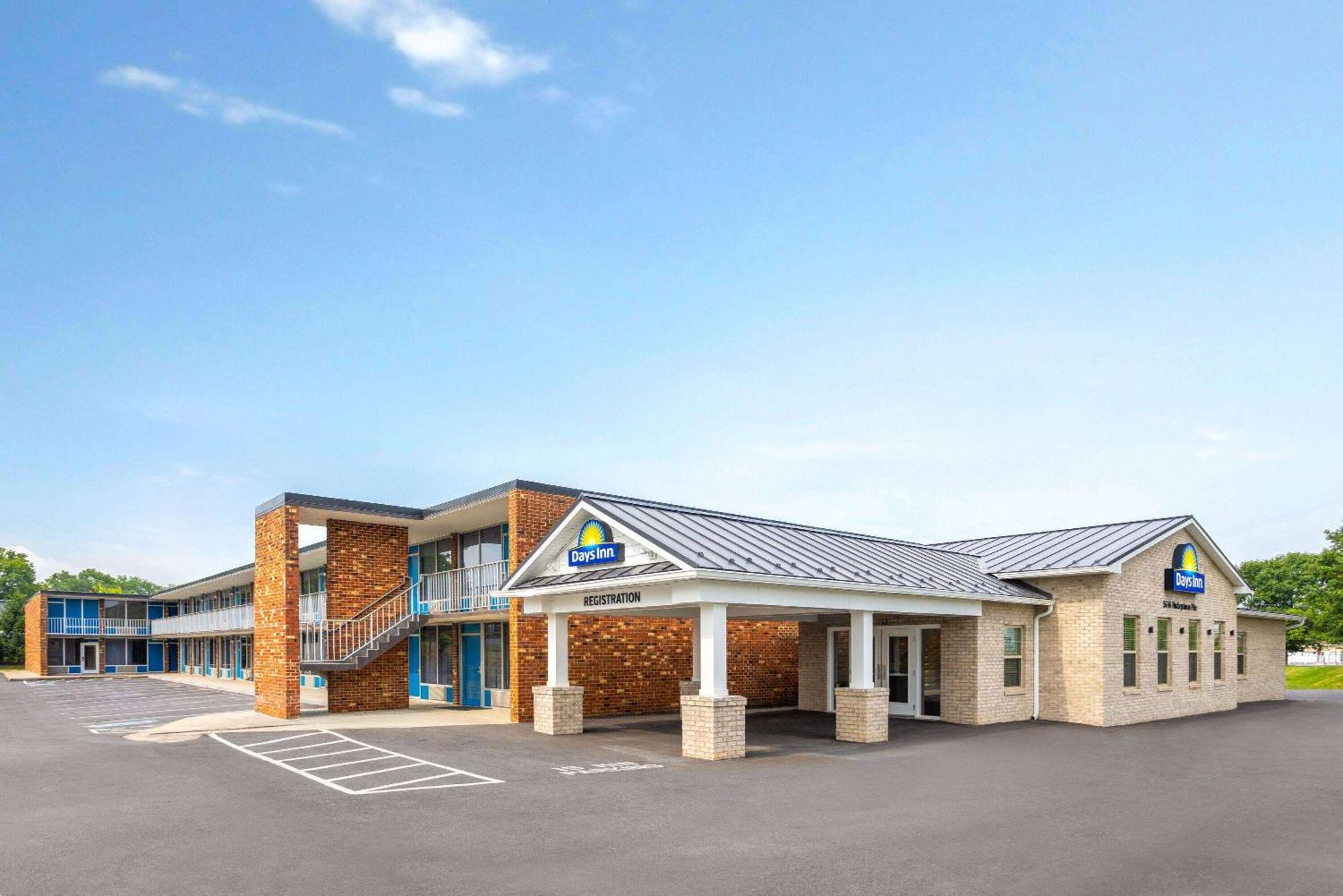 Days Inn Of Frederick By Wyndham Exteriör bild