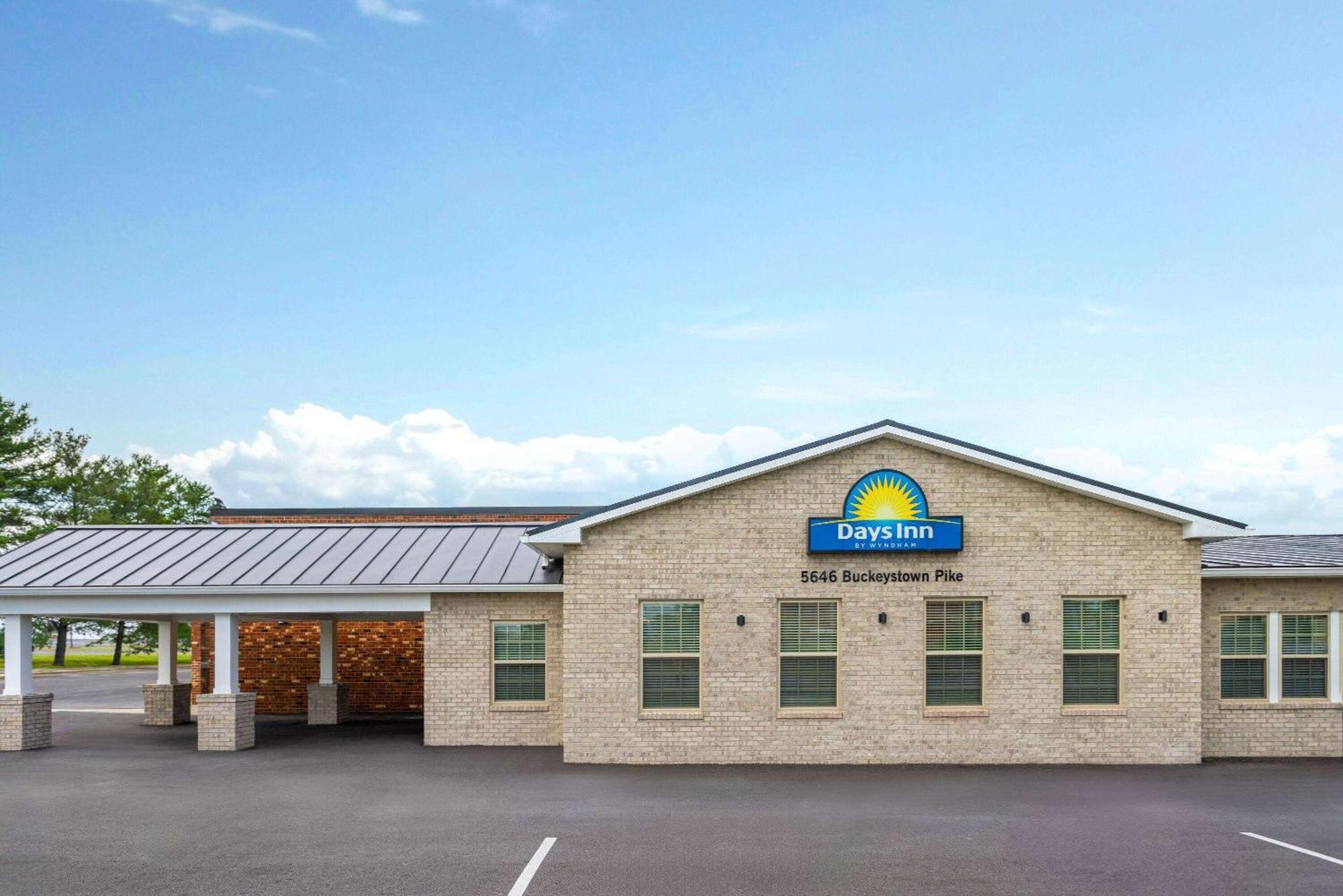 Days Inn Of Frederick By Wyndham Exteriör bild